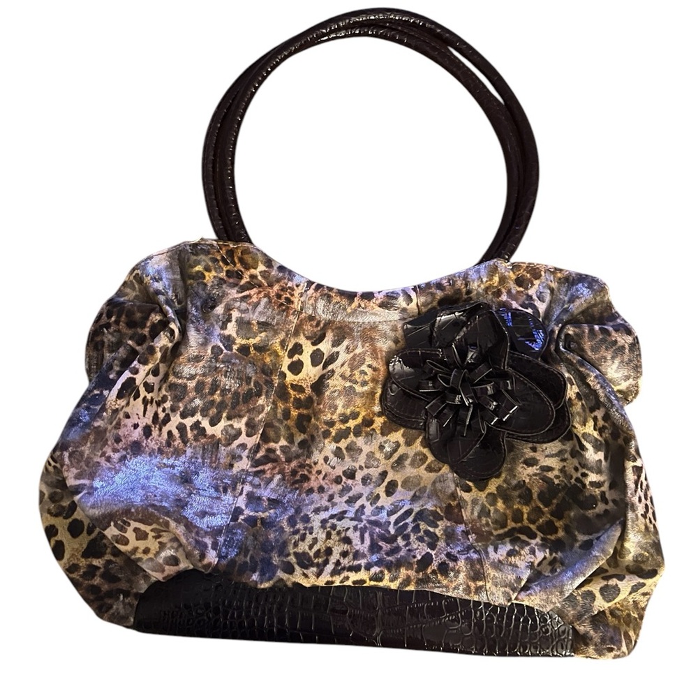 Chateau•Leopard Print Shoulder Handbag with Floral Accent